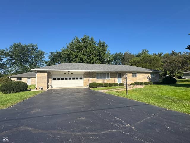 1865 Cicero Road, Noblesville, IN 46060, photo 2 of 25
