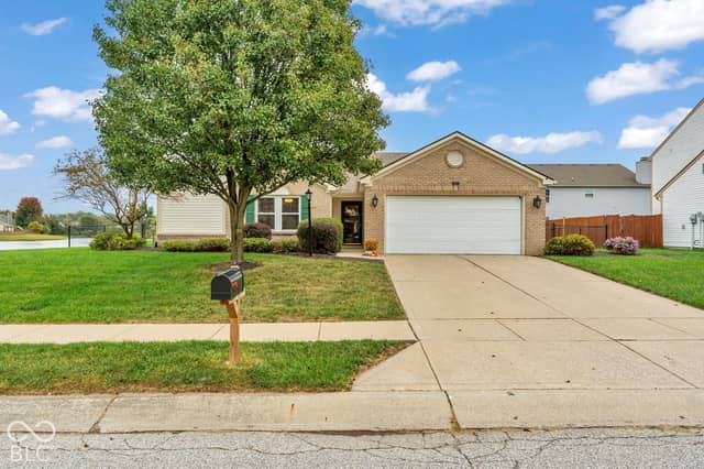 2163 Bradford Trace Boulevard, Indianapolis, IN 46229, photo 3 of 44