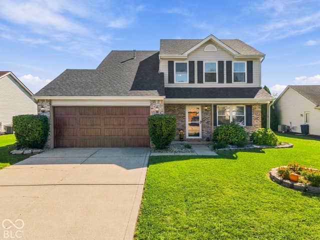 1225 Charlotte Way, Shelbyville, IN 46176, photo 2 of 50