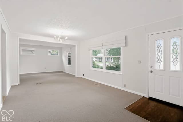 530 Eagleview Court, Zionsville, IN 46077, photo 2 of 16