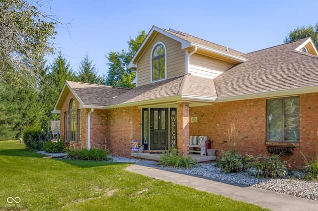 1001 Butternut Drive, Columbus, IN 47201, photo 3 of 64