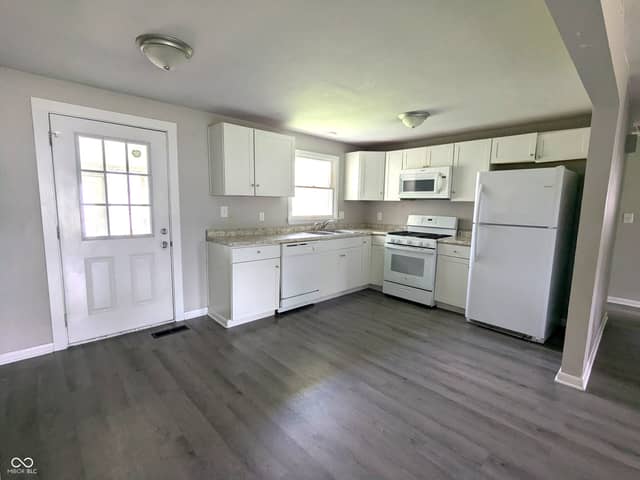 6733 S Cross Street, Pendleton, IN 46064, photo 5 of 16