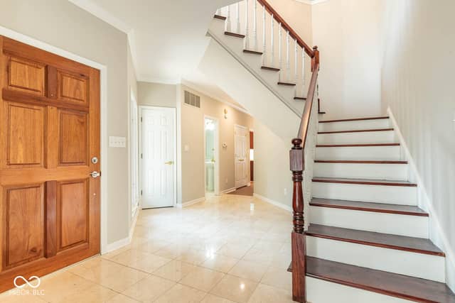 9416 S Harbour Pointe Drive, Bloomington, IN 47401, photo 5 of 40