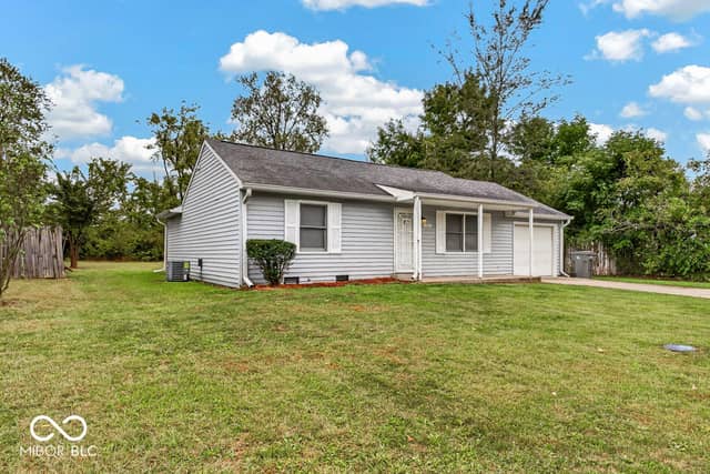 1703 N Richardt Avenue, Indianapolis, IN 46219, photo 3 of 42