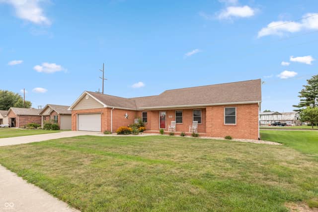 108 Stevens Drive, Seymour, IN 47274, photo 3 of 25