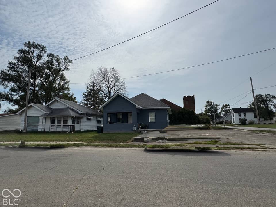 903 E 5th, Muncie, IN 47302, photo 1 of 4