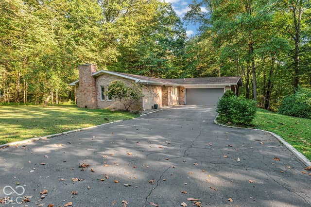 1042 N Farmington Drive, Crawfordsville, IN 47933, photo 2 of 72