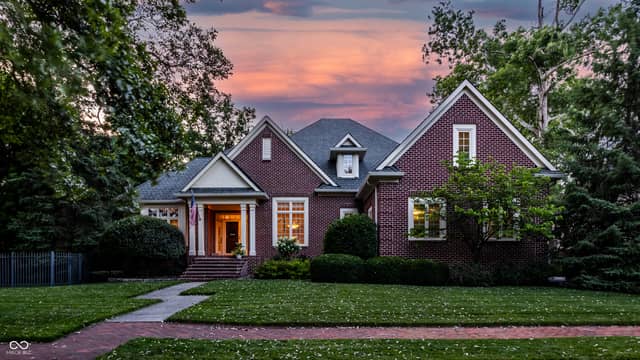 4328 Heyward Lane, Indianapolis, IN 46250, photo 2 of 95