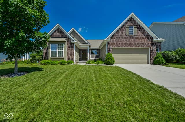 13848 Fieldcrest Drive, McCordsville, IN 46055, photo 2 of 34