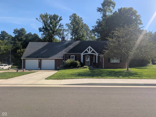 424 S Jennings Street, North Vernon, IN 47265, photo 2 of 47