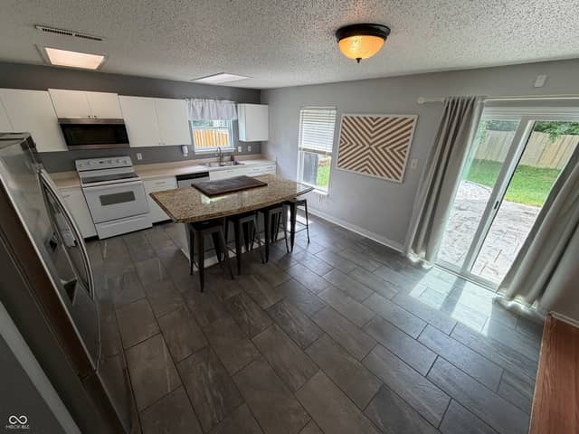 10643 Howe Road, Fishers, IN 46038, photo 3 of 8