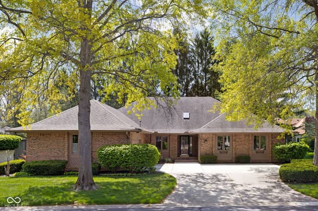 947 Tamarack Circle North Drive, Indianapolis, IN 46260, photo 3 of 41