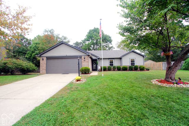 5535 Oakcrest, Indianapolis, IN 46237, photo 4 of 48