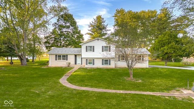 3660 E 300 S, Columbus, IN 47201, photo 2 of 64
