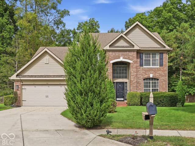 10420 Fox Creek Lane, Fishers, IN 46037, photo 3 of 37