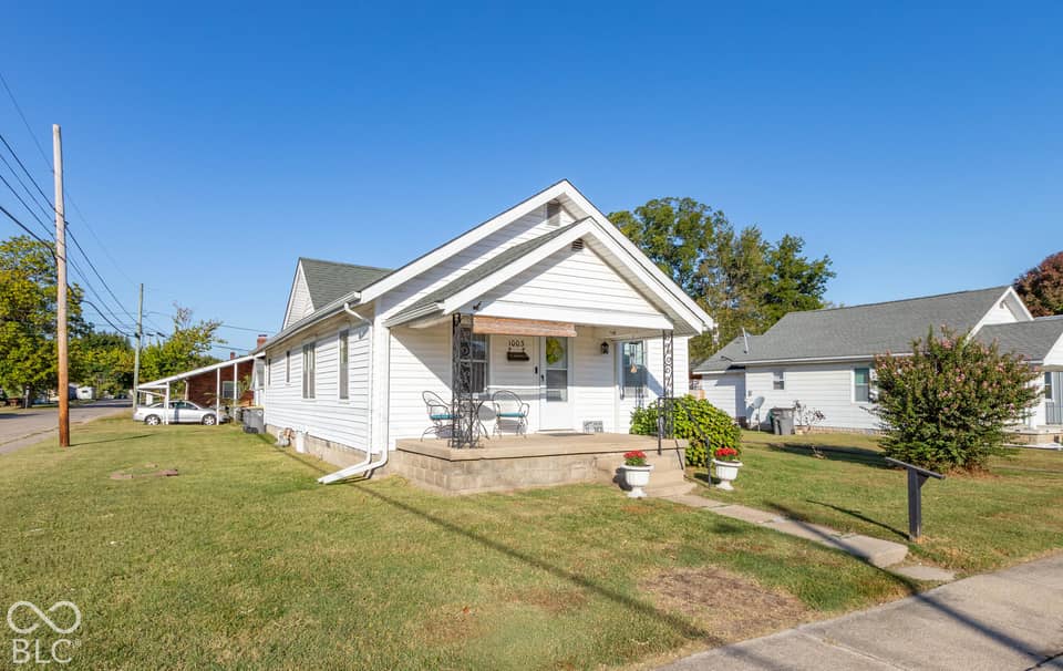 1003 Center Street, Seymour, IN 47274, photo 1 of 19