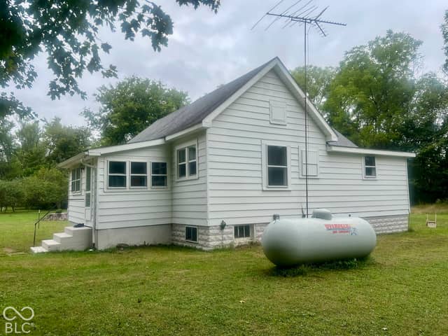 5090 S Neet Road, Rockville, IN 47872, photo 3 of 14
