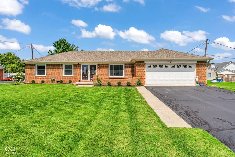 40 Circle Drive, Monrovia