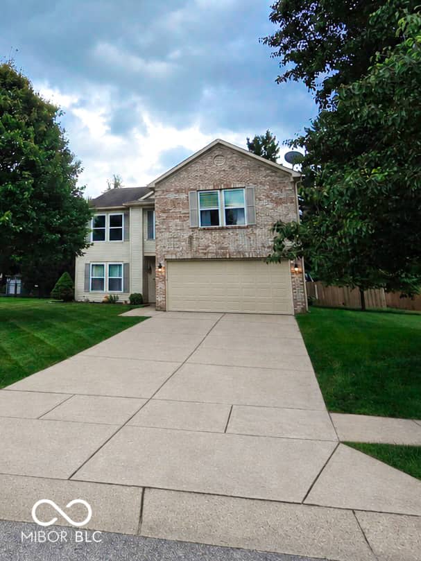 10643 Howe Road, Fishers, IN 46038, photo 2 of 8
