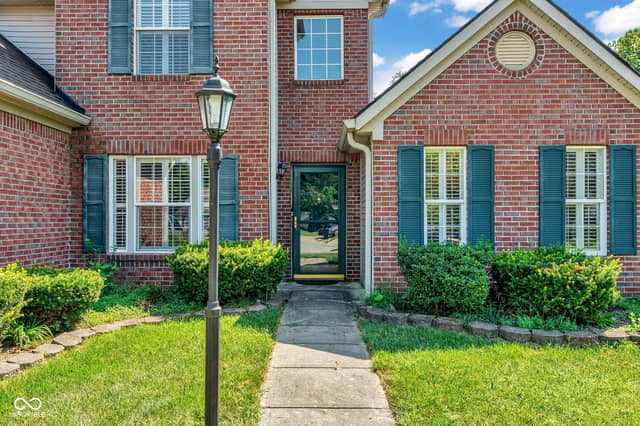 216 Creekview Circle, Mooresville, IN 46158, photo 4 of 53