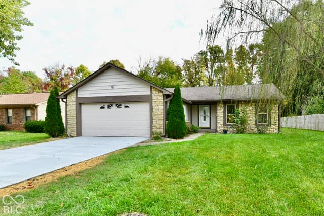 7517 Venetian Way, Indianapolis, IN 46217, photo 2 of 27