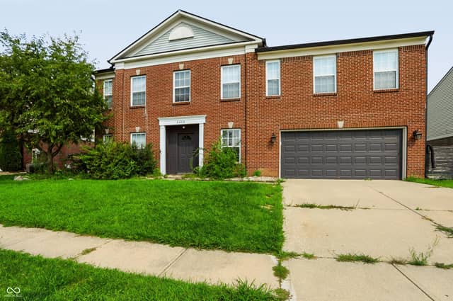5415 Grassy Bank Drive, Indianapolis, IN 46237, photo 2 of 68