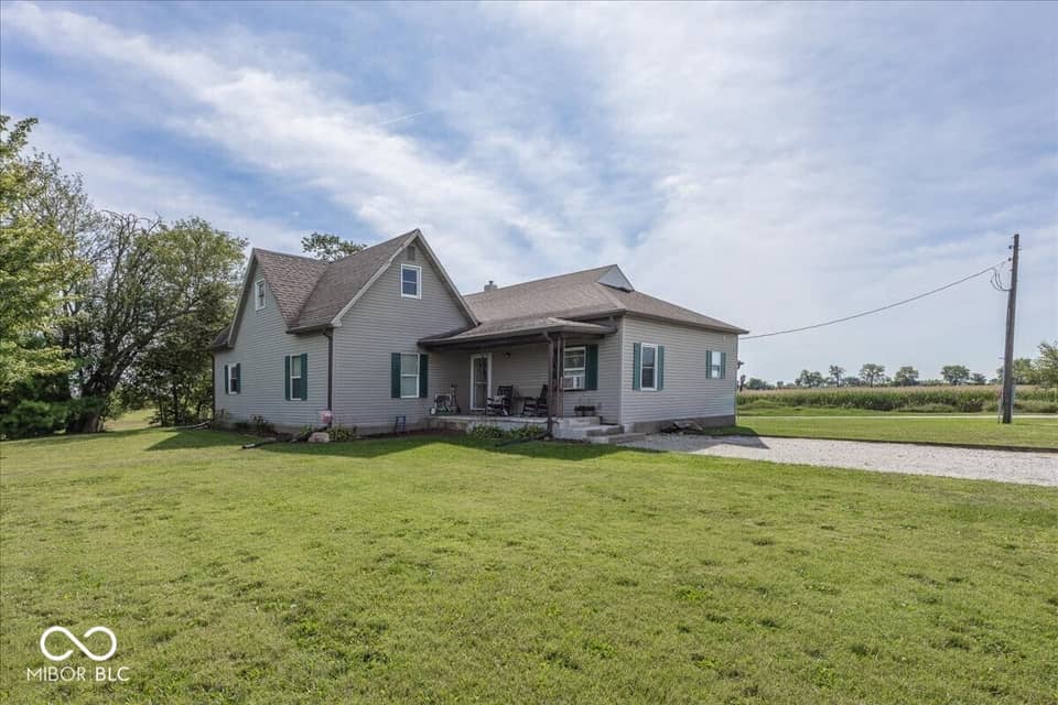10025 W County Road 450 Road S, Shirley