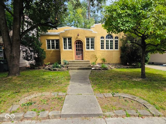 6171 Kingsley Drive, Indianapolis, IN 46220, photo 3 of 36