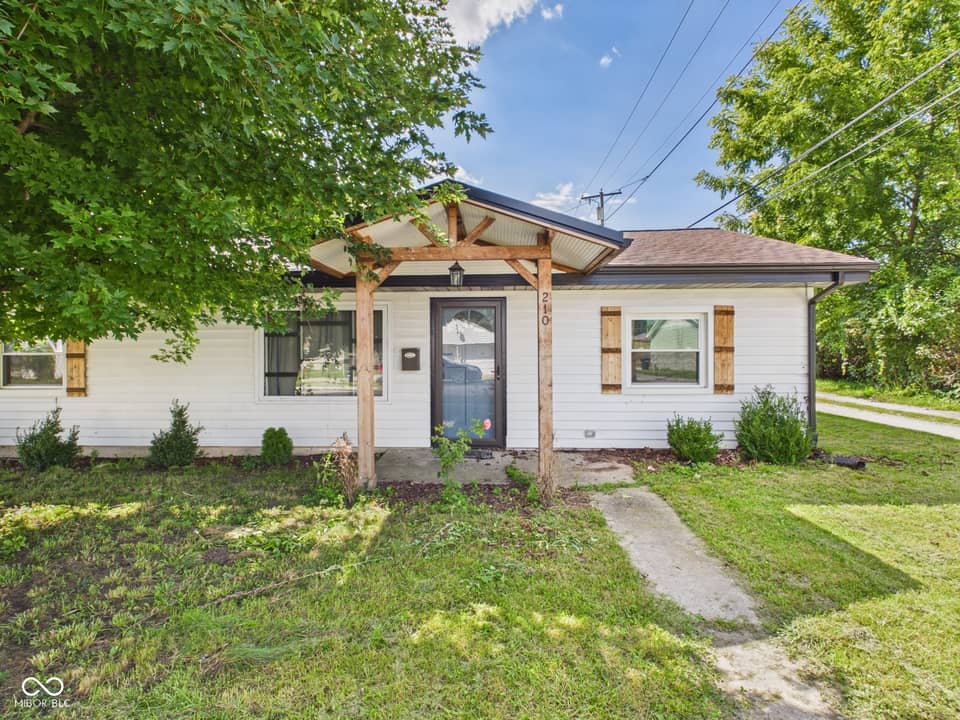 210 S 27th Street, Elwood