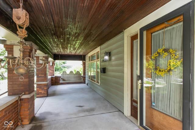 5452 University Avenue, Indianapolis, IN 46219, photo 4 of 28