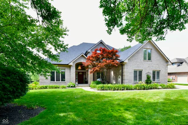1324 Eagle Valley Drive, Greenwood, IN 46143, photo 4 of 97