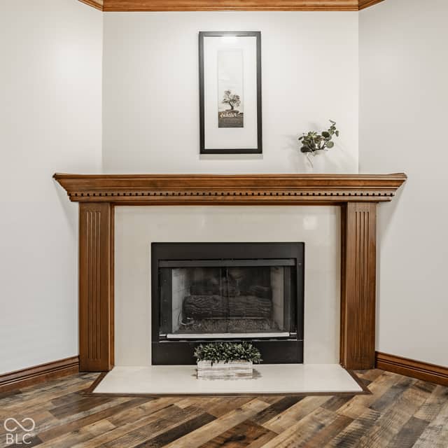 9037 Pinecreek Way, Indianapolis, IN 46256, photo 4 of 52