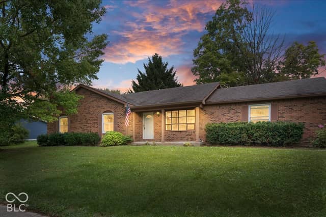 7811 Taunton Road, Indianapolis, IN 46260, photo 3 of 39