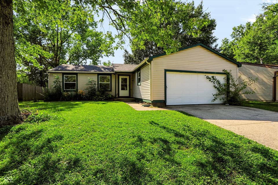 916 Waring Drive E, Indianapolis