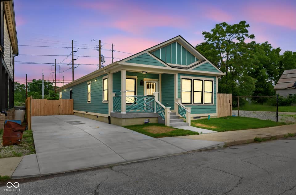 2402 E Brookside Avenue, Indianapolis