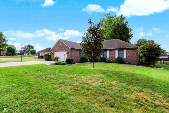 5247 Lacy, Greenwood, IN 46142, photo 4 of 38