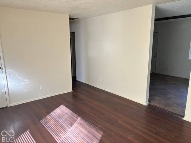 1437 S Oxford Street, Indianapolis, IN 46203, photo 5 of 23
