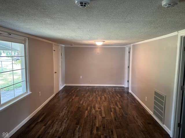 569 Parker Street, Whiteland, IN 46184, photo 4 of 13