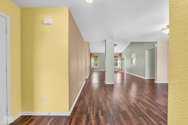 5462 Montavia Circle, Indianapolis, IN 46239, photo 4 of 44