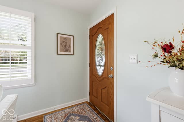 895 W Poplar Street, Zionsville, IN 46077, photo 4 of 42