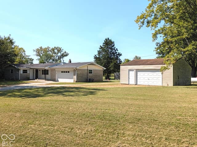8611 N 700 W, Fountaintown, IN 46130, photo 2 of 20