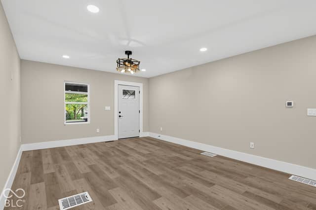921 N Emerson Avenue, Indianapolis, IN 46219, photo 4 of 30