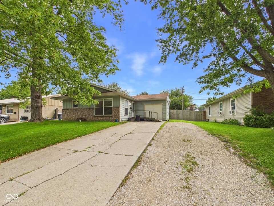 4 White Oak Court, Hartford City