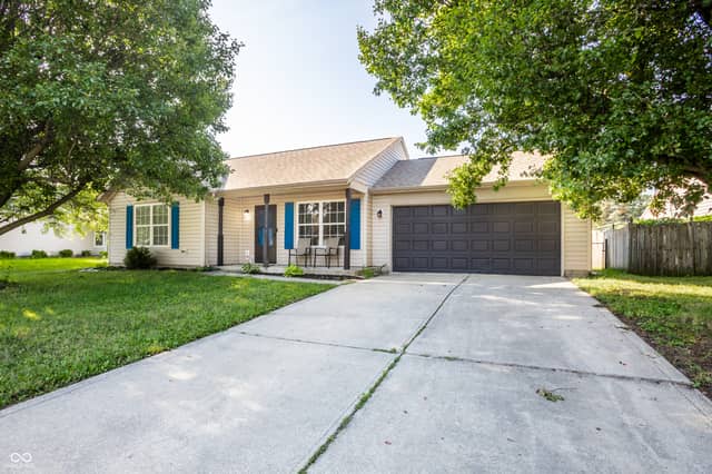 2509 Bristlecone Drive, Indianapolis, IN 46217, photo 5 of 32