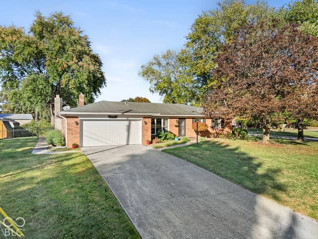 7422 Glenfair Court, Indianapolis, IN 46214, photo 3 of 32