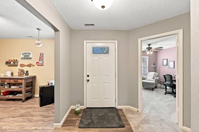9717 Treyburn Green Way, Indianapolis, IN 46239, photo 4 of 30