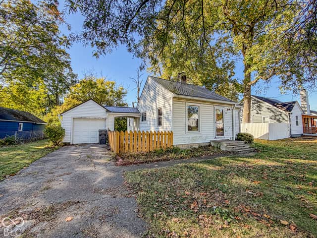 18 Rebecca Drive, Indianapolis, IN 46241, photo 3 of 35