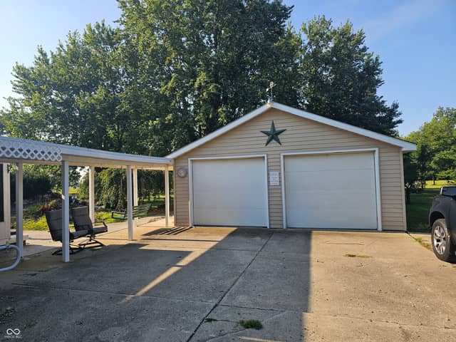 2163 E 1700 Road N, Summitville, IN 46070, photo 3 of 38