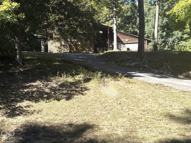 1018 Wildwood Lane, New Albany, IN 47150, photo 2 of 21