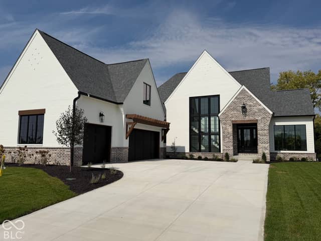 10880 Dartmoor Court, Zionsville, IN 46077, photo 2 of 58